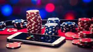 မိုဘိုင်းဖုန်းမှ slot ဂိမ်း ကစားနေသော မြင်ကွင်း
